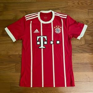 FC Bayern Retro 17/18 Home jersey